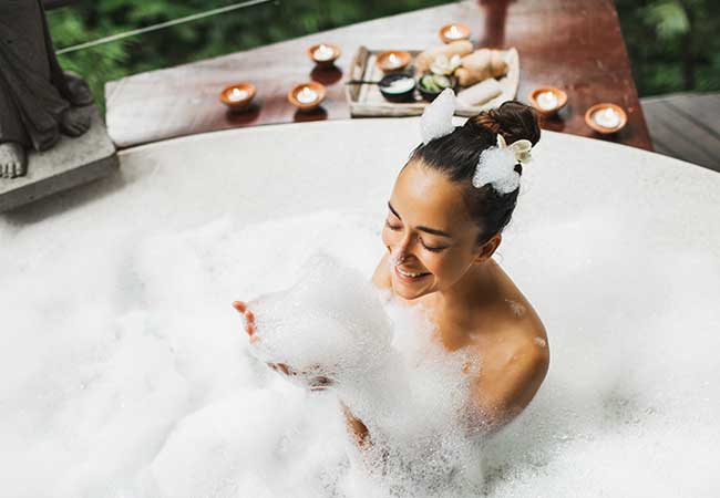 5 knep för balfesten: hur man förvandlar en bubbelpool till en iögonfallande balfotodetalj